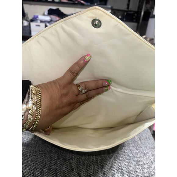 Tory Burch Cream Patent Leather Large Envelope Clutch Embossed TB Logo - Picture 9 of 9